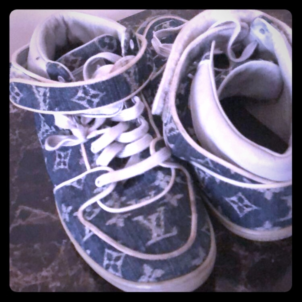LOUIS VUITTON SNEAKERS